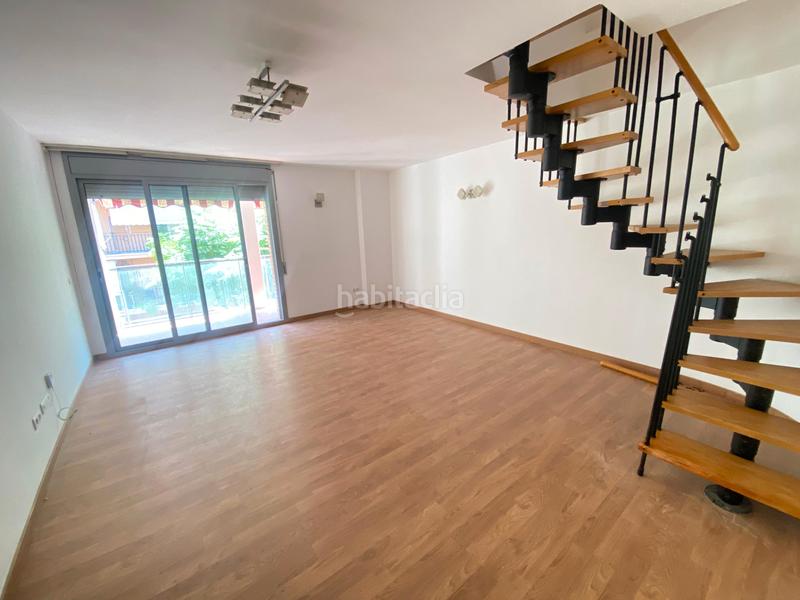 Foto ce45ade5-b105-4940-bd0b-26553c8d565d. Dúplex amb calefacció aparcament a Zona Nord Rubí