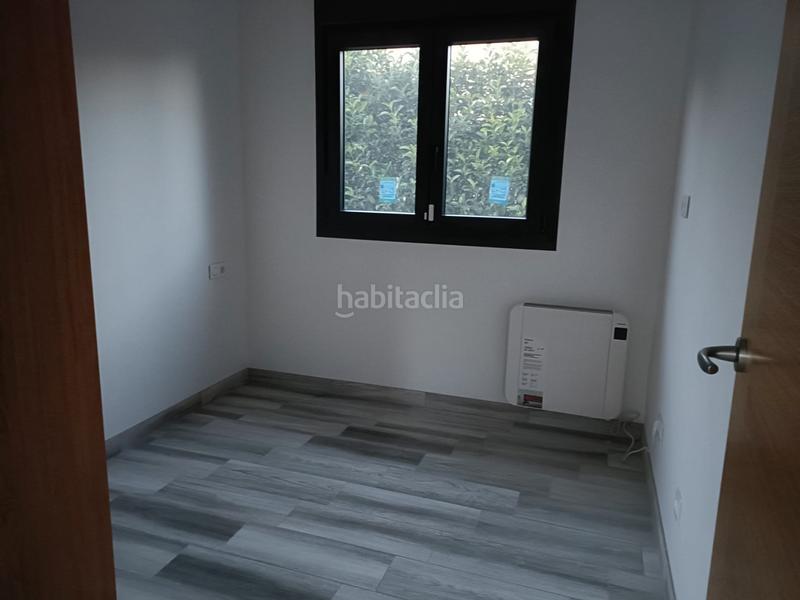 Foto 39817996-173d-485b-bfb2-faf4f4e1b2a0. Casa amb calefacció piscina a Zona Industrial Rubí