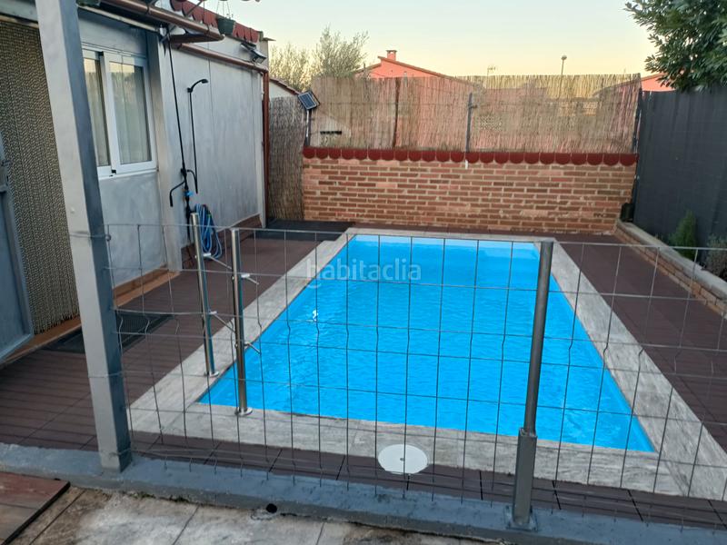 Foto 63c49bdc-cf60-429e-9564-806efef31365. Casa amb calefacció piscina a Zona Industrial Rubí