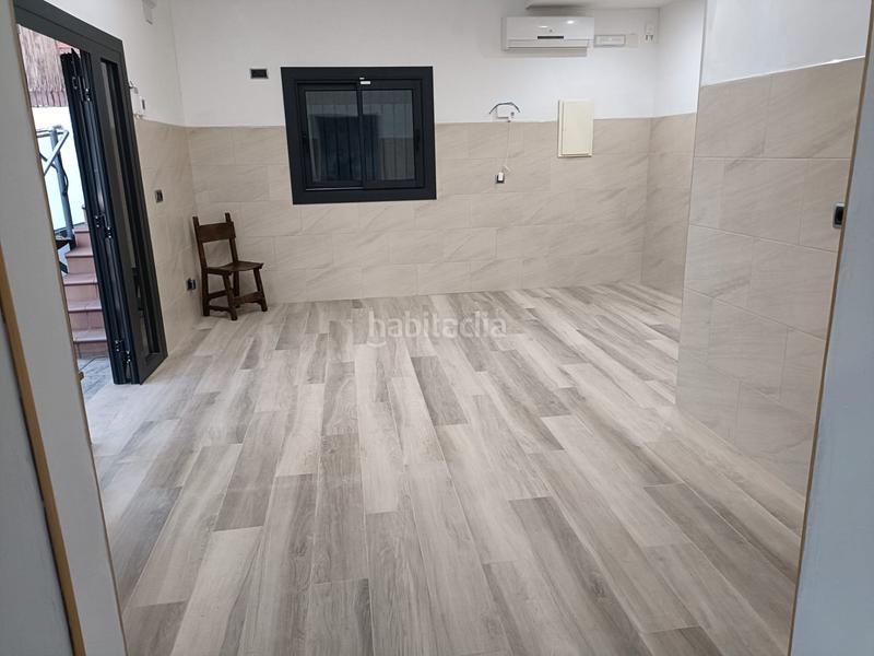 Foto b9dc30d8-48e5-4b1c-811c-7ffce3a1fe49. Casa amb calefacció piscina a Zona Industrial Rubí