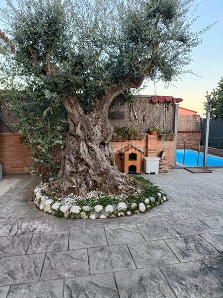 Foto c69a0634-c33b-4066-a245-e096febbec20. Casa amb calefacció piscina a Zona Industrial Rubí