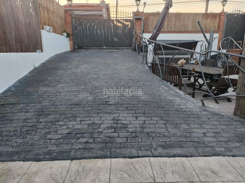 Foto cf177a68-7050-447c-a4df-47a4668e0588. Casa amb calefacció piscina a Zona Industrial Rubí