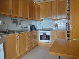 Etagenwohnung in Zona Nord. Vivienda con luz natural