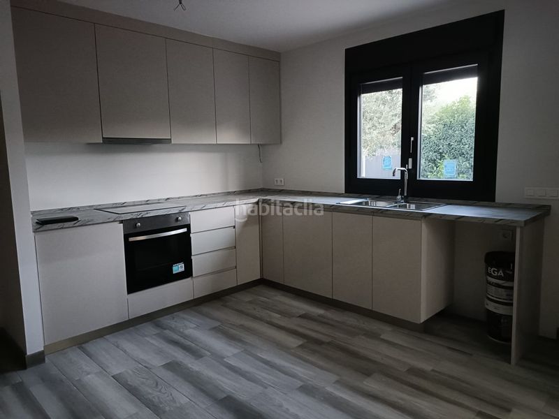 Foto b6219059-0232-4bf8-964c-3b9204439bd0. Casa amb aparcament a Els Avets-Can Serrafossà-Ximelis Rubí