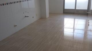 Piso  Avenida de las fuerzas armadas. Amplio piso