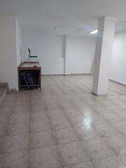 Locale commerciale in Calle pérez casas 51. Local en perez casas