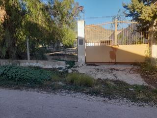 Rent Industrial plot in La Viña. Solar con nave