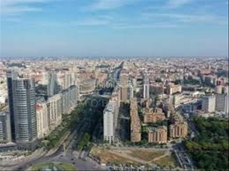 Foto 3606e13d-214b-41c2-bc05-d523fc333d64. Parking voiture dans Sant Pau Valencia