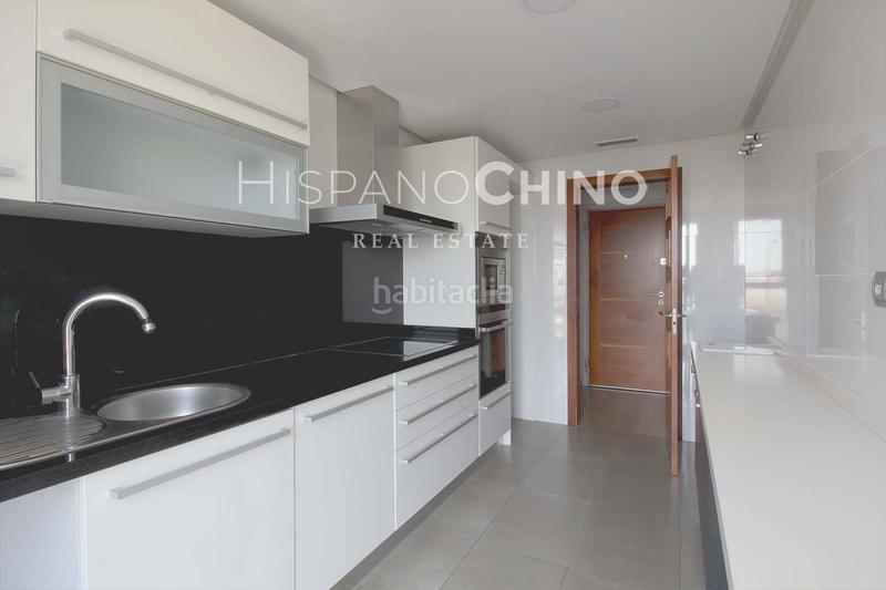 Foto b99b3900-fd97-4949-8c69-0935f7ba1e88. Rent apartment with heating parking pool in Barrio Benicalap Valencia