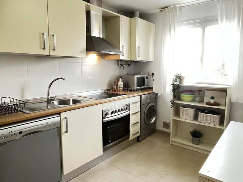 Foto b82653a1-ab12-4d63-95d9-4b1d2b8bb4ec. Planta baixa amb calefacció aparcament piscina a Murcia