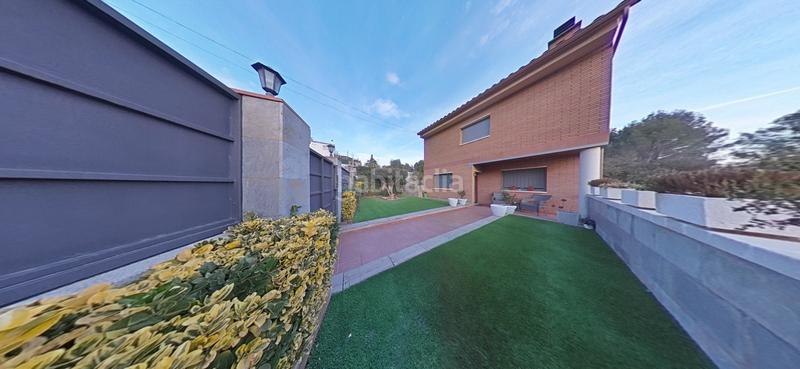 Foto 3e9cb714-6a46-4f89-8929-66b7b2060753. Chalet exclusivo chalet en zona residencial en Sant Esteve Sesrovires