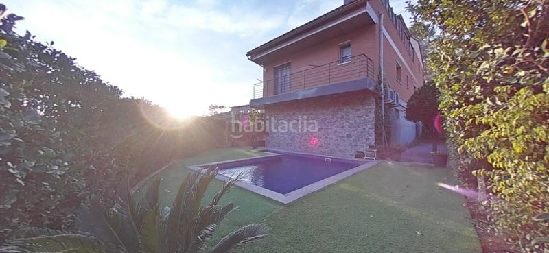 Foto f456aab9-c8f4-4517-9ef2-e4a4db131866. Chalet exclusivo chalet en zona residencial en Sant Esteve Sesrovires