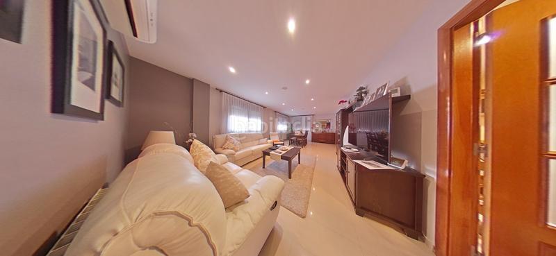 Foto faae4df2-4189-4856-bf76-6662ec504bcb. Chalet exclusivo chalet en zona residencial en Sant Esteve Sesrovires