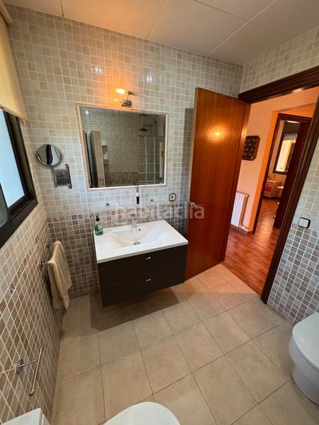 Foto 0d941d28-8d37-4bff-b8e6-26162d49cd5b. Chalet  en zona residencial en Castellví de Rosanes