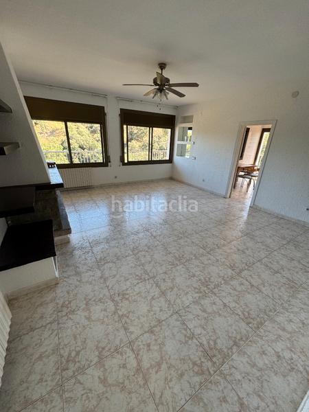 Foto 19d1d4fe-4e23-4fc2-bcab-b53be8750630. Chalet  en zona residencial en Castellví de Rosanes