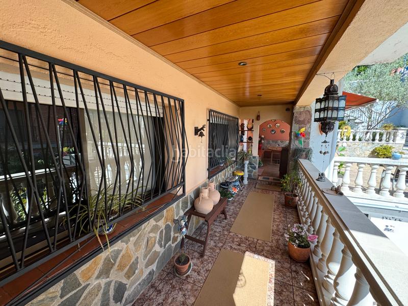Foto df3fc4ff-f826-4c85-be64-95824d698180. Chalet  en zona residencial en Castellví de Rosanes