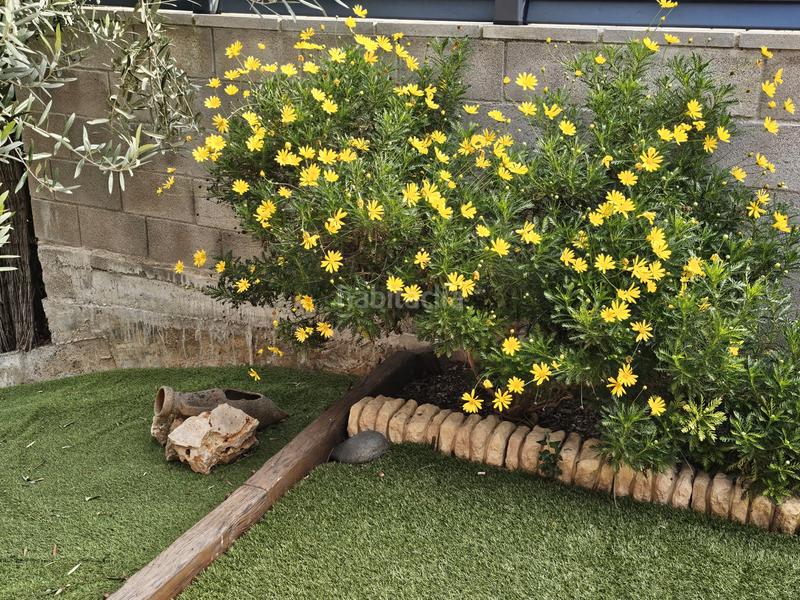 Foto 83573053-907d-4783-bd99-fe07d66011f1. House with heating parking pool in Masquefa