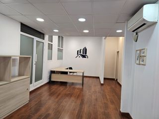 Lloguer Local Comercial  Carrer de la vall del palau. Local comercial esquinero