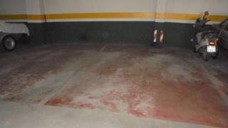 Parking coche en Llagostera. Plaa daparcament econmica.