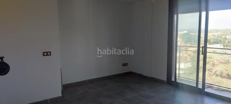 Foto 020ea12d-91c0-416e-bc8a-dfc70b5a4d62. Dúplex  , 3 dormitorios, 2 baños, terraza de 20 m, parking y calefacción a gas. ideal para tu familia. ven a verlo! en Llagostera