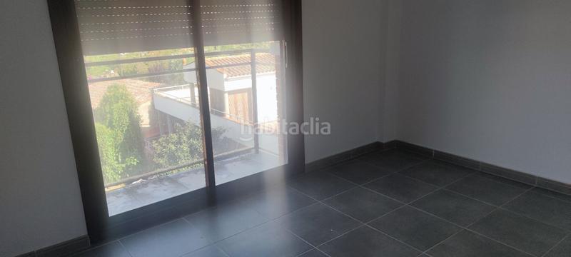 Foto be084afd-d6f2-40af-93df-4f58d7e5a749. Dúplex  , 3 dormitorios, 2 baños, terraza de 20 m, parking y calefacción a gas. ideal para tu familia. ven a verlo! en Llagostera