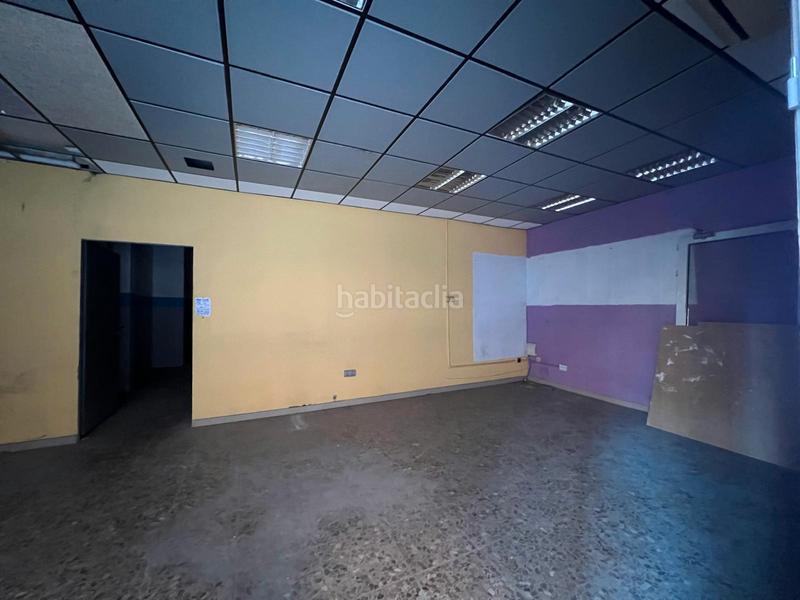 Foto 23cc3bdf-d04b-4971-8aeb-ea7a4f30c847. Rent business premise in carrer de quetzal 31 in La Bordeta Barcelona