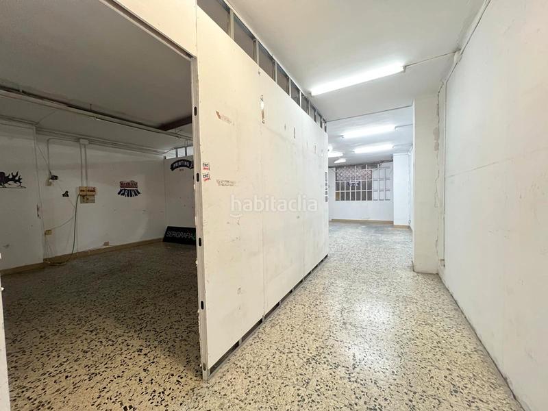 Foto a4a3c6c0-b2a2-41fc-be2a-b76ca7429fdf. Rent business premise in carrer de quetzal 31 in La Bordeta Barcelona
