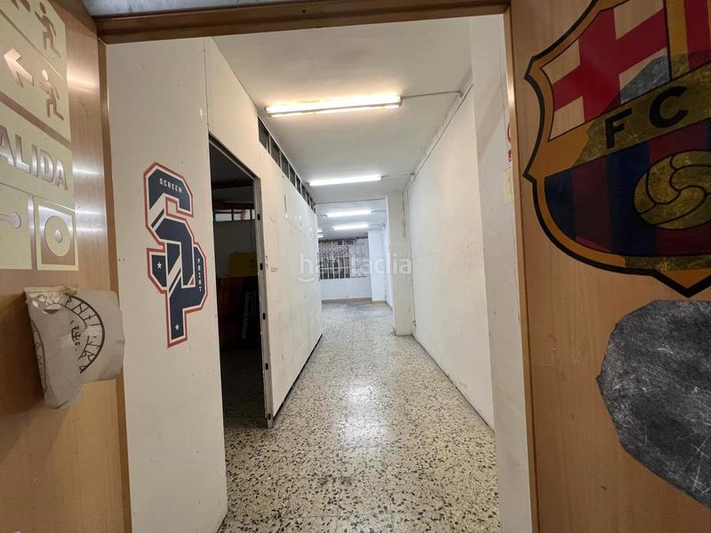 Foto bce06953-c57a-4b8d-8e36-ed6a12108f2e. Rent business premise in carrer de quetzal 31 in La Bordeta Barcelona