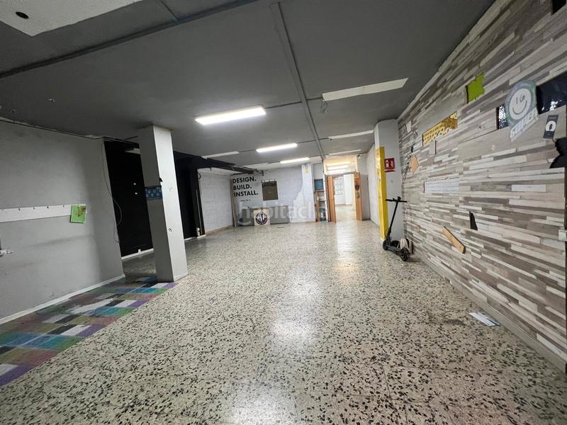 Foto e45c69fd-6dae-4a4f-84f8-86a14a069b9d. Rent business premise in carrer de quetzal 31 in La Bordeta Barcelona