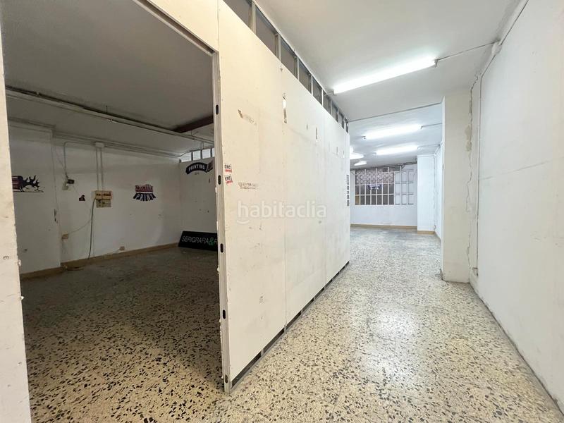 Foto 72e48a46-8a43-43e1-a195-5f056670df7a. Lloguer local comercial a carrer de quetzal 31 a Barcelona