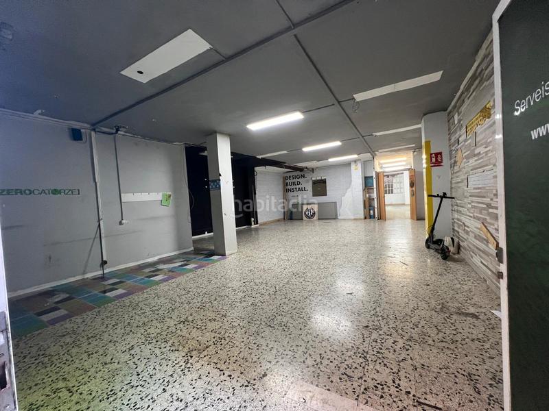 Foto aed59ac4-4b17-48ce-b3f3-496cdb35ec31. Location local commercial dans carrer de quetzal 31 dans Barcelona