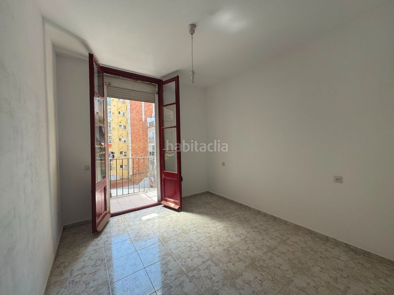 Foto 4c5c3e20-ab0a-489e-b38b-aa0c3be3b88c. Pis a Sants Barcelona