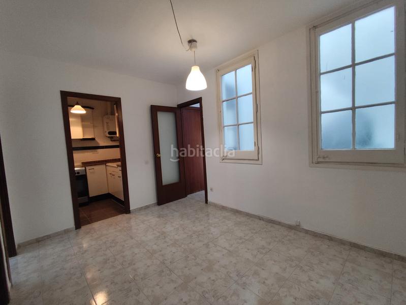 Foto c77a9efe-1838-4c16-a139-e6db6c0fa53a. Piso en Sants Barcelona
