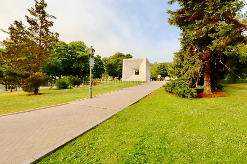 Foto 0f58b2da-8c4e-450d-8114-06d8f646e442. House with heating parking in El Viso Madrid