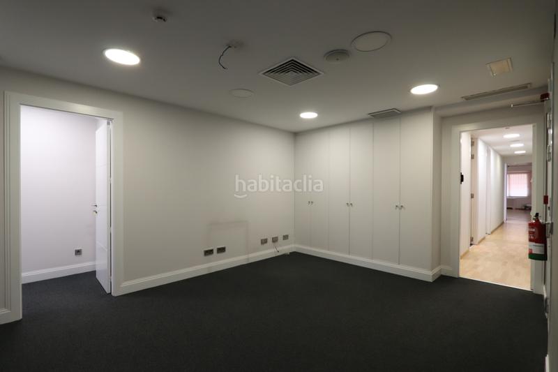 Foto c65df5b7-58ca-401d-904f-e772610ef2d3. Location bureau avec parking dans Recoletos Madrid