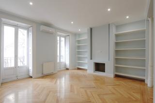 Etagenwohnung in Calle de Salustiano Olózaga