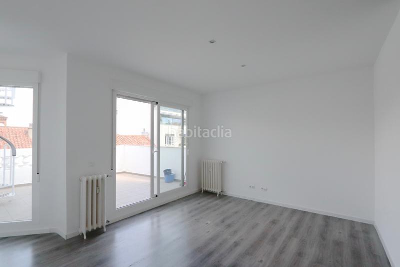 Foto f18828e2-2e15-4813-b1c8-e56091226386. Alquiler ático en Almagro Madrid