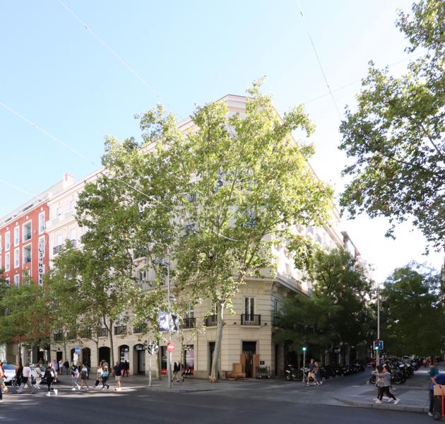 Foto 7ab2a54a-3db6-4ed1-91d3-a9d9ff49eaf2. Attique avec cheminée chauffage parking piscine dans Madrid