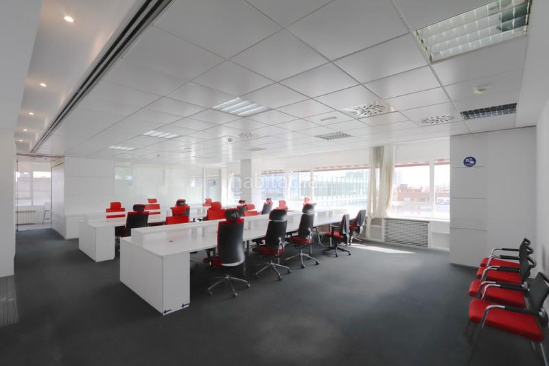 Foto 835db455-f968-4e7a-835f-b0a93b7ff700. Rent office space with heating in Castillejos-Cuzco Madrid