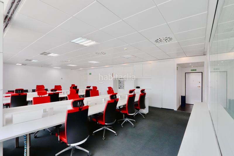 Foto e0240421-248c-4d5b-9b99-02471fb1bdf2. Rent office space with heating in Castillejos-Cuzco Madrid