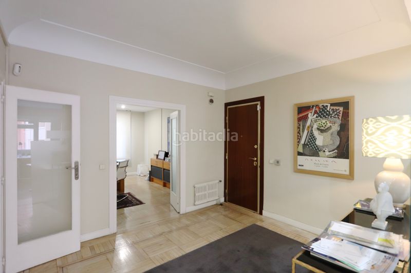 Foto 48244cb5-0f0f-4c81-8952-dd3e9e1563c6. Etagenwohnung mit kamin heizung in El Viso Madrid