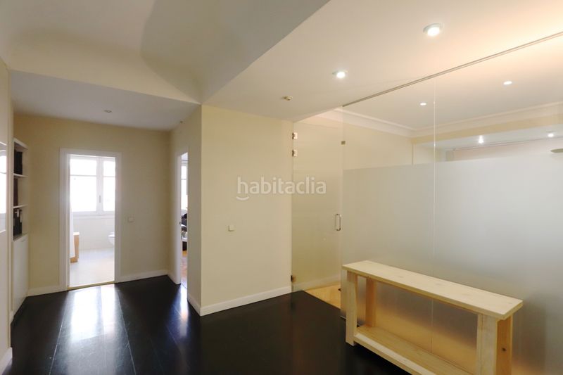 Foto 65d15d00-efc0-4369-8b6b-83e204400aa7. Etagenwohnung mit kamin heizung in El Viso Madrid