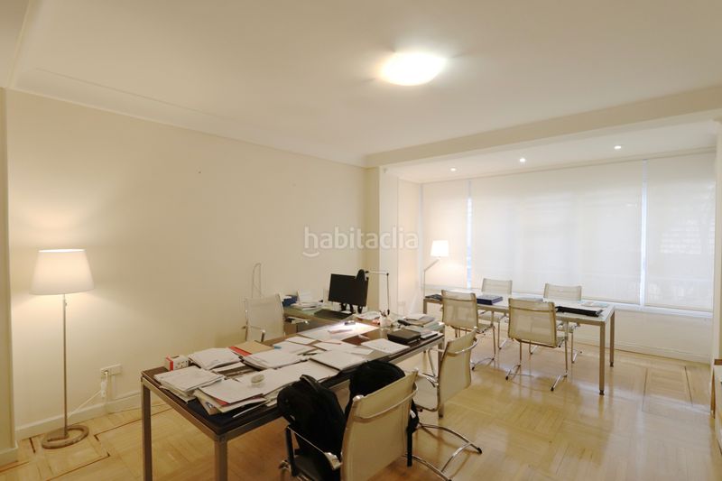 Foto 86805ff3-7d6f-4abb-a461-f561ea94b83a. Etagenwohnung mit kamin heizung in El Viso Madrid