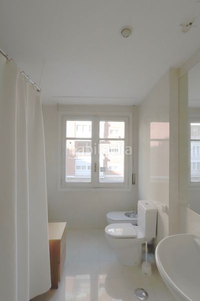 Foto 95c5b7b3-fd82-4efe-a885-4912902915fc. Etagenwohnung mit kamin heizung in El Viso Madrid