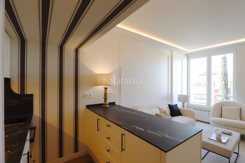 Foto 8a68d1bd-0055-4008-b272-f49423a1f95c. Apartament amb calefacció aparcament a Almagro Madrid