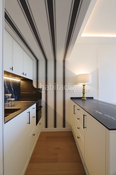Foto a1fadbf4-1295-43ee-bc4c-666564700cb2. Apartament amb calefacció aparcament a Almagro Madrid