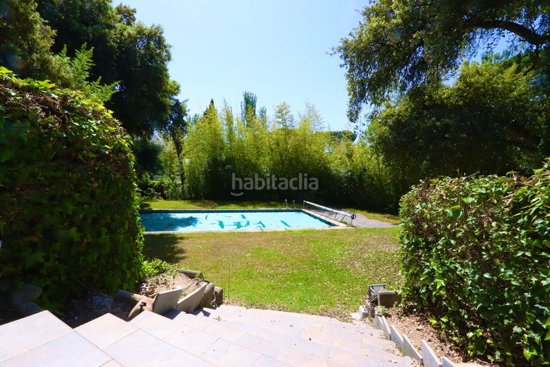 Foto 0a97d004-9cd3-4c0d-8e32-0f9559101277. Xalet amb xemeneia calefacció aparcament piscina a La Moraleja