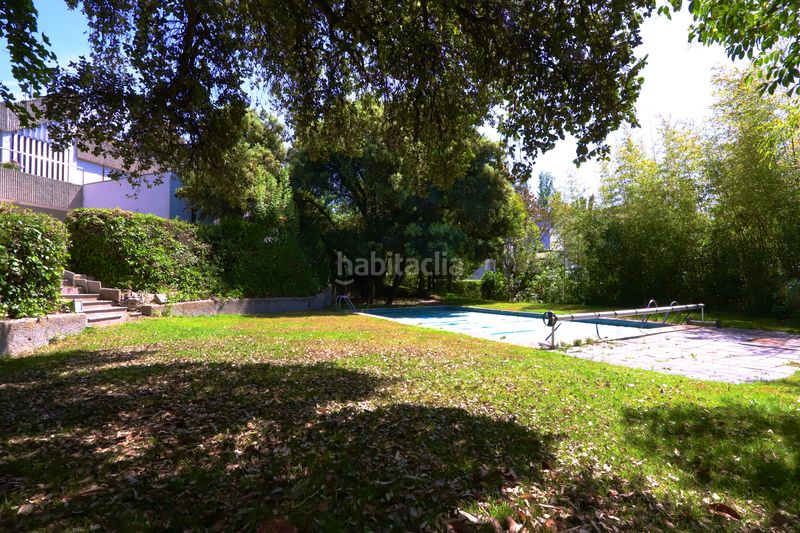 Foto 85fb4657-3702-4b7d-a705-c5dee1f74499. Xalet amb xemeneia calefacció aparcament piscina a La Moraleja