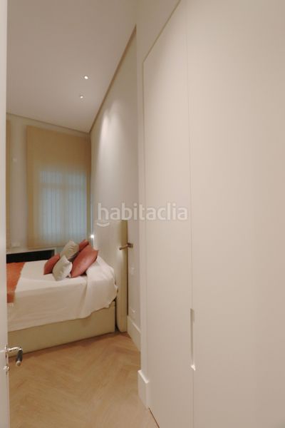 Foto 2c466330-2257-4274-be47-bc09c3bb5272. Pis amb calefacció aparcament a Almagro Madrid