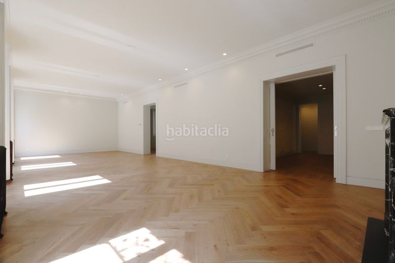 Foto 847c3ec4-97dd-4399-9550-9a3e7e82d6c4. Piso en Jerónimos Madrid